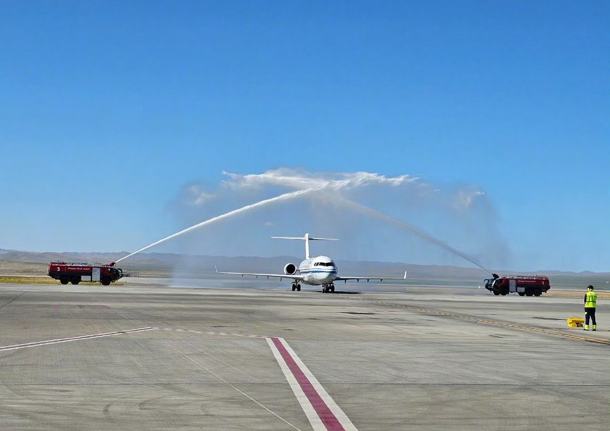 Air China flight CA757, operated by China's domestically produced C909 aircraft, arrived at Ulaanbaatar of Mongolia on Tuesday after departing from north China's Hohhot City, the first international commercial flight for Air China's C909 plane. #China #Mongolia 🛩🌱🌹