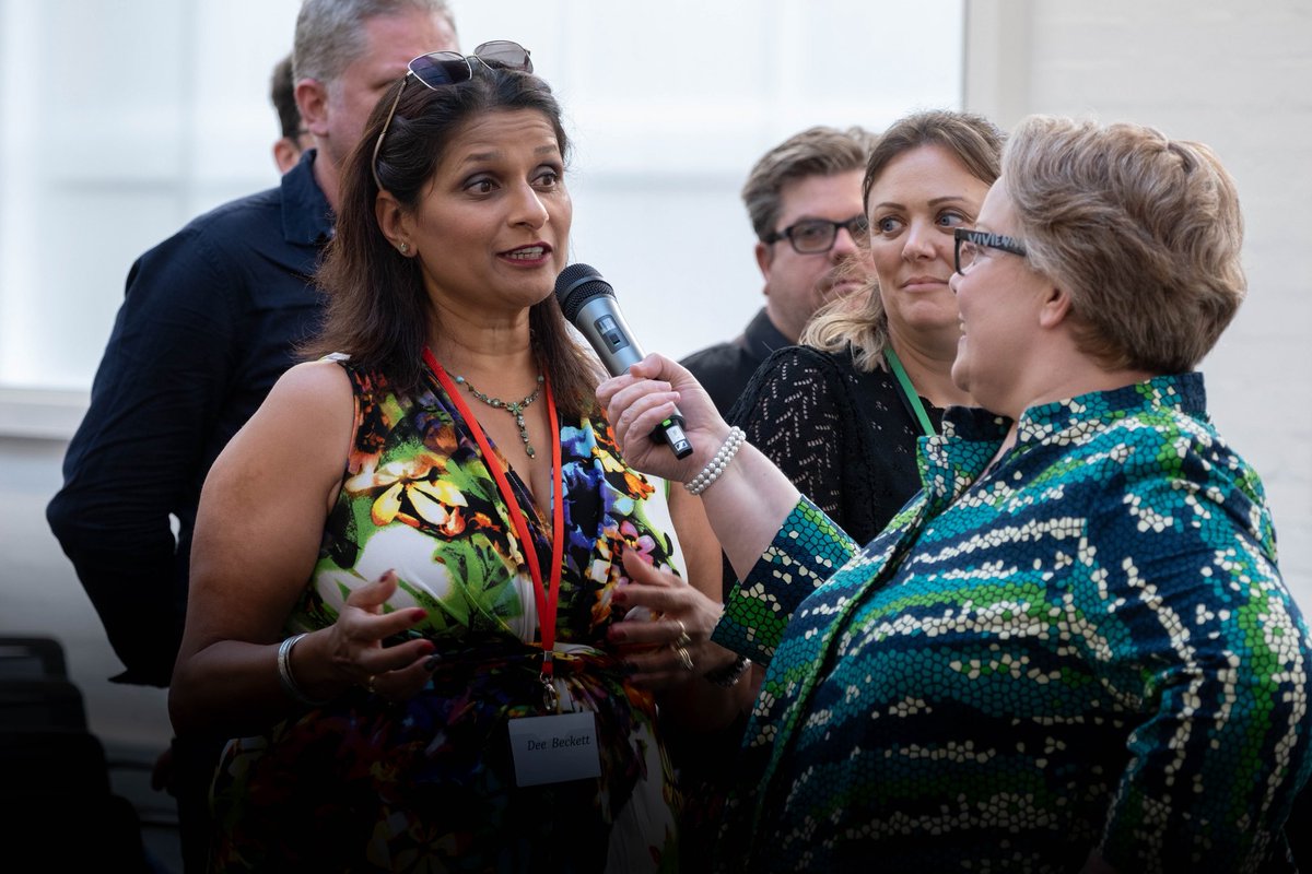 Desk2Educate tweet media