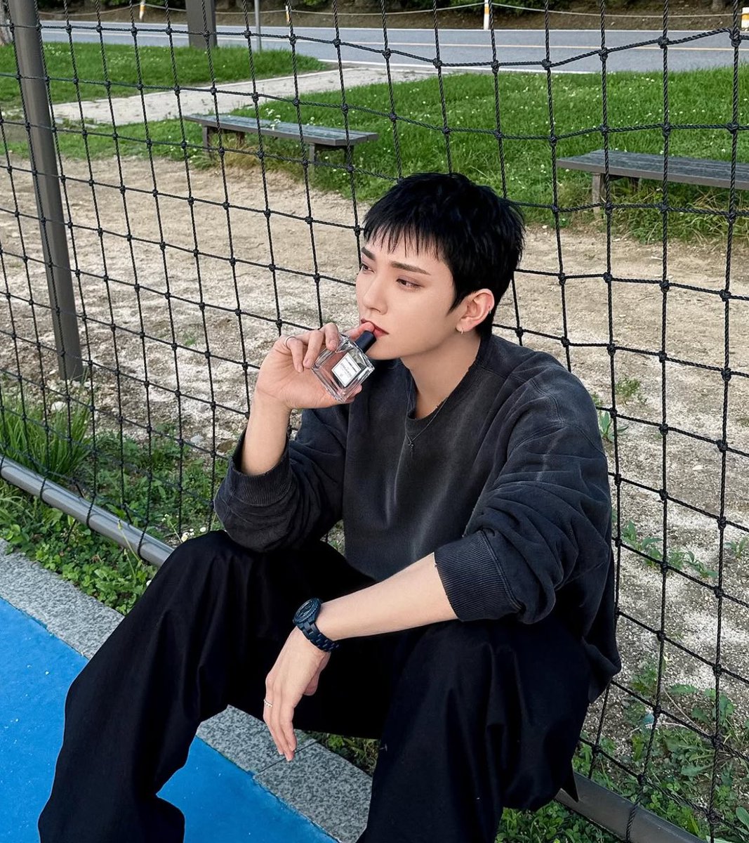 xueishaoo's tweet image. WE GOT NEW SHUA INSTA PHOTOS ! 🥹🤍