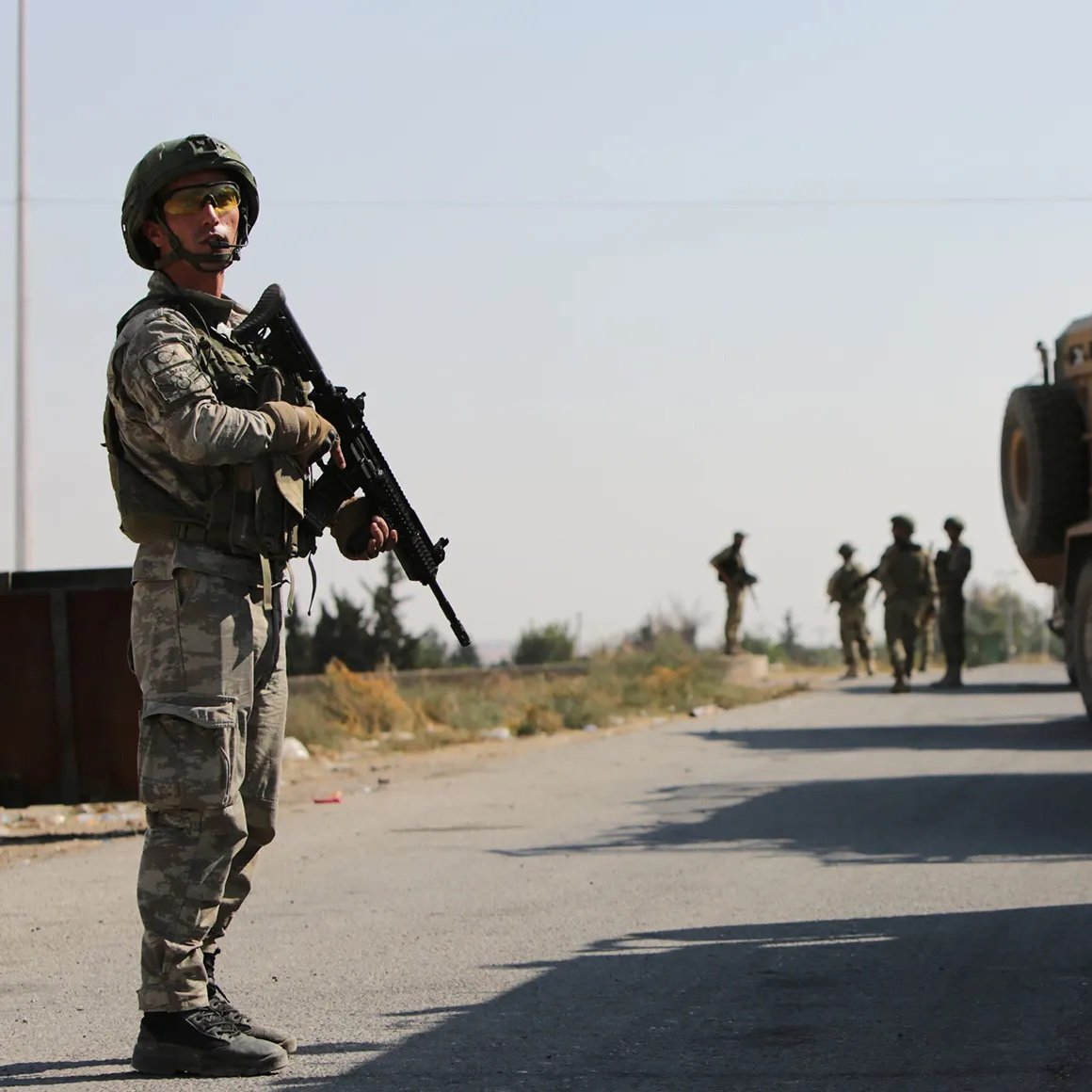 Araştırmaya göre Türkiye'de en çok güvenilen kurum %18 ile TSK oldu. (ASAL)

Güven oranı %5'in altında olan kurumlar:
• ÖSYM: %2.2
• YSK: %2
• Diyanet: %1.9
• Yargı: %1.6
• Belediyeler: %1.6
• TÜİK: %1.3
• Bankalar: %1.2
• Politikacılar: %1
• Medya: %0.8