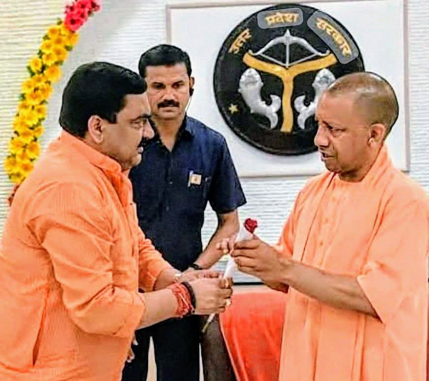 पूर्व कैबिनेट मंत्री सम्मानित श्री राजपाल त्यागी जी के सुपुत्र 
अपने व्यवहार के धनी 
कर्मशील 
जुझारू मुरादनगर के विधायक 
मेरे एक परिवार के मेंबर की तरह 
विधायक अजीत पाल त्यागी जी को जन्मदिवस की मेरी तरफ से मेरी पार्टी राष्ट्रीय लोकदल की तरफ से मेरे परिवार की तरफ से लख-लख बधाइयां