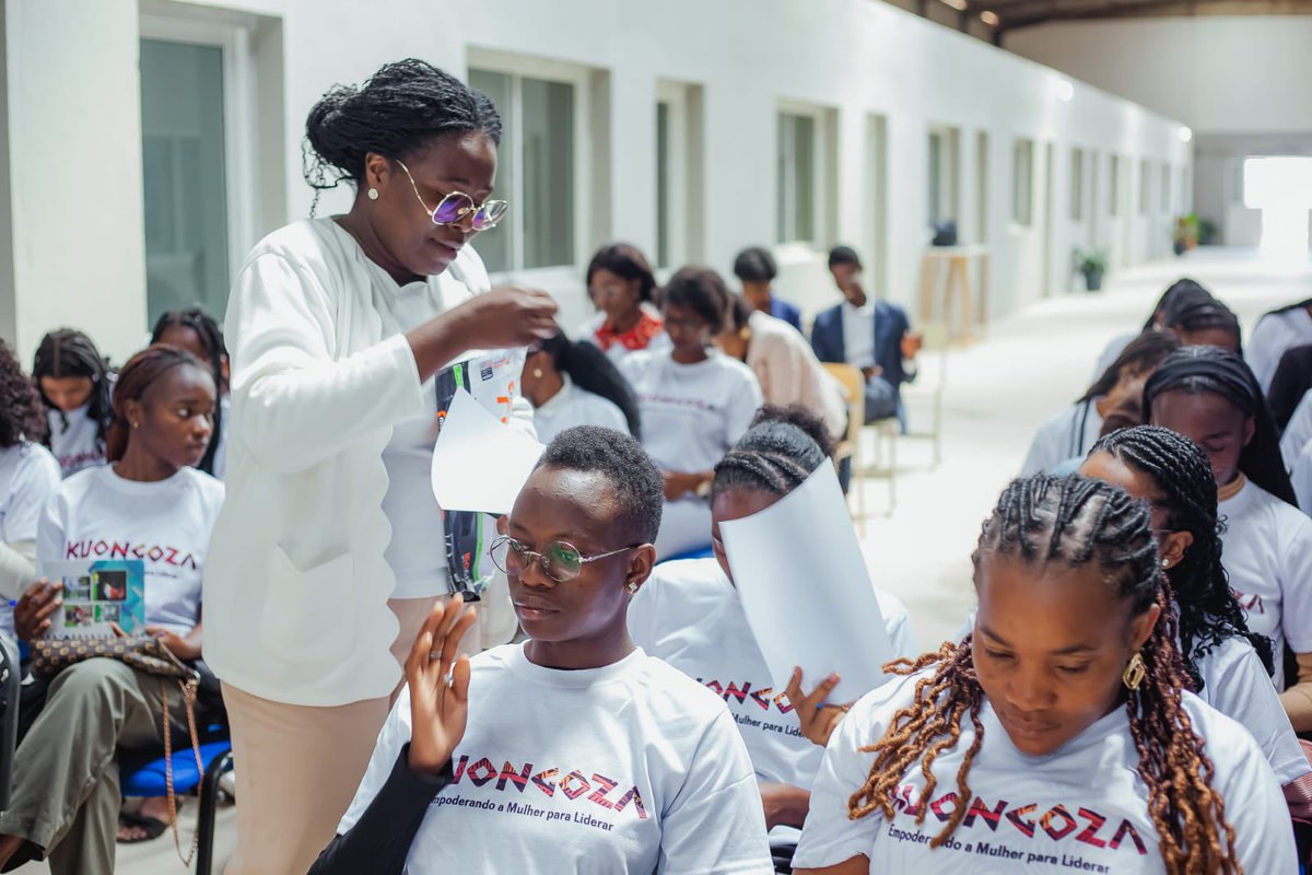 STEMiWomen's tweet photo. Through the support of our local and international partners, we are preparing women to thrive in the Angolan 🇦🇴 digital economy.

#ProjectKuongoza #WomenEntrepreneurs #WomeninTechnology #WomeninBusiness #startups #WomenAccelerator #DigitalSkills https://t.co/wfHF73eGjR