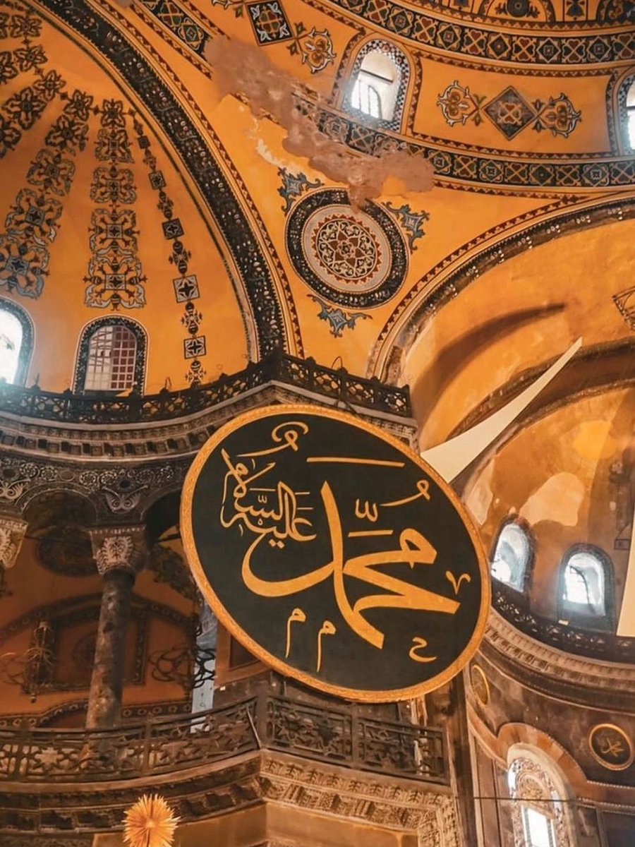 Mizah maskesi ardına saklanarak Peygamber Efendimize (s.a.s.) yönelik gerçekleştirilen ahlaksız ve provokatif saldırıyı en ağır şekilde kınıyoruz.