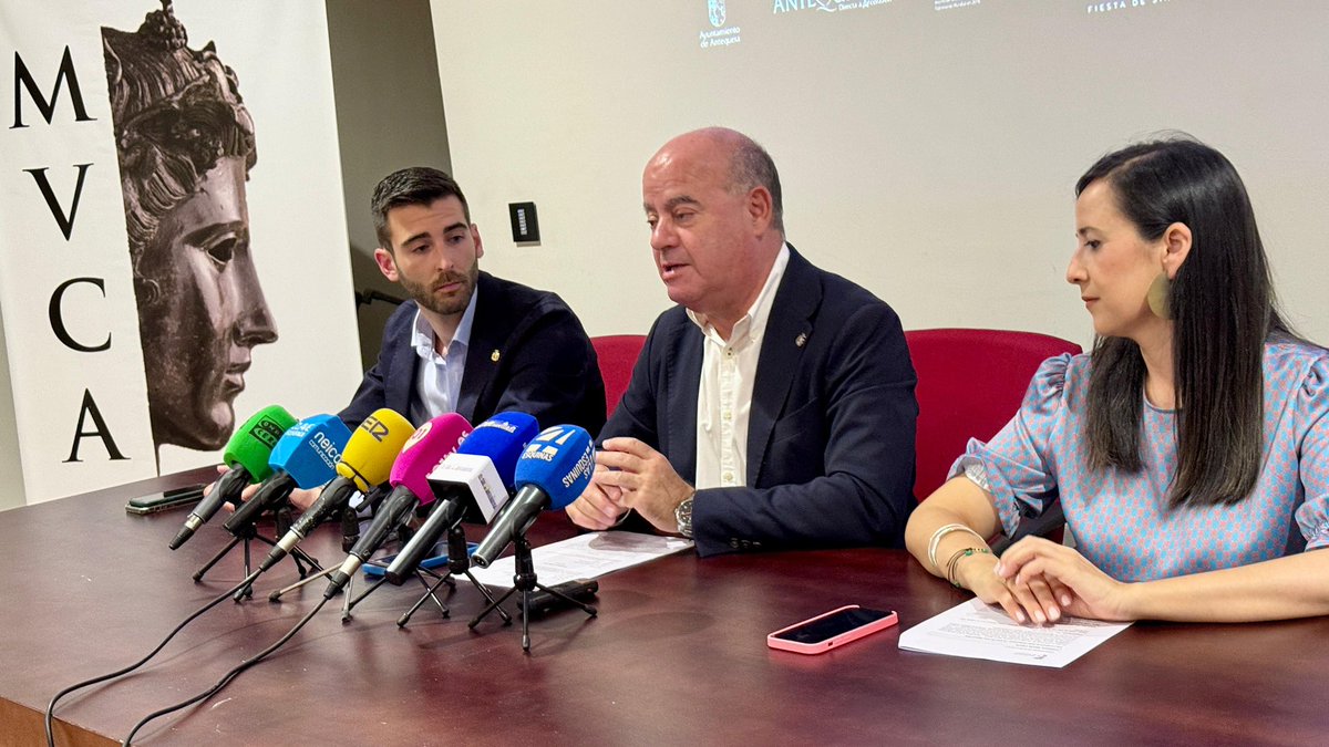 Ayuntamiento de Antequera (@aytoantequera) on Twitter photo 🌎💡🏛️ #AntequeraLightFest2025
Un viaje por el mundo a través del videomapping, la luz y el patrimonio
▫️Mayor festival de luz y música
IX aniversario como Patrimonio Mundial por <a href="/UNESCO/">UNESCO 🏛️ #Education #Sciences #Culture 🇺🇳</a>
🗣️ <a href="/manolo_baron/">Manolo Barón 🇪🇸</a>
“Una cita clave”
#AndalusianCrush
#ViveAndalucía
#Antequera es #MásCiudad 🌎💡🏛️ #AntequeraLightFest2025
Un viaje por el mundo a través del videomapping, la luz y el patrimonio
▫️Mayor festival de luz y música
IX aniversario como Patrimonio Mundial por <a href="/UNESCO/">UNESCO 🏛️ #Education #Sciences #Culture 🇺🇳</a>
🗣️ <a href="/manolo_baron/">Manolo Barón 🇪🇸</a>
“Una cita clave”
#AndalusianCrush
#ViveAndalucía
#Antequera es #MásCiudad