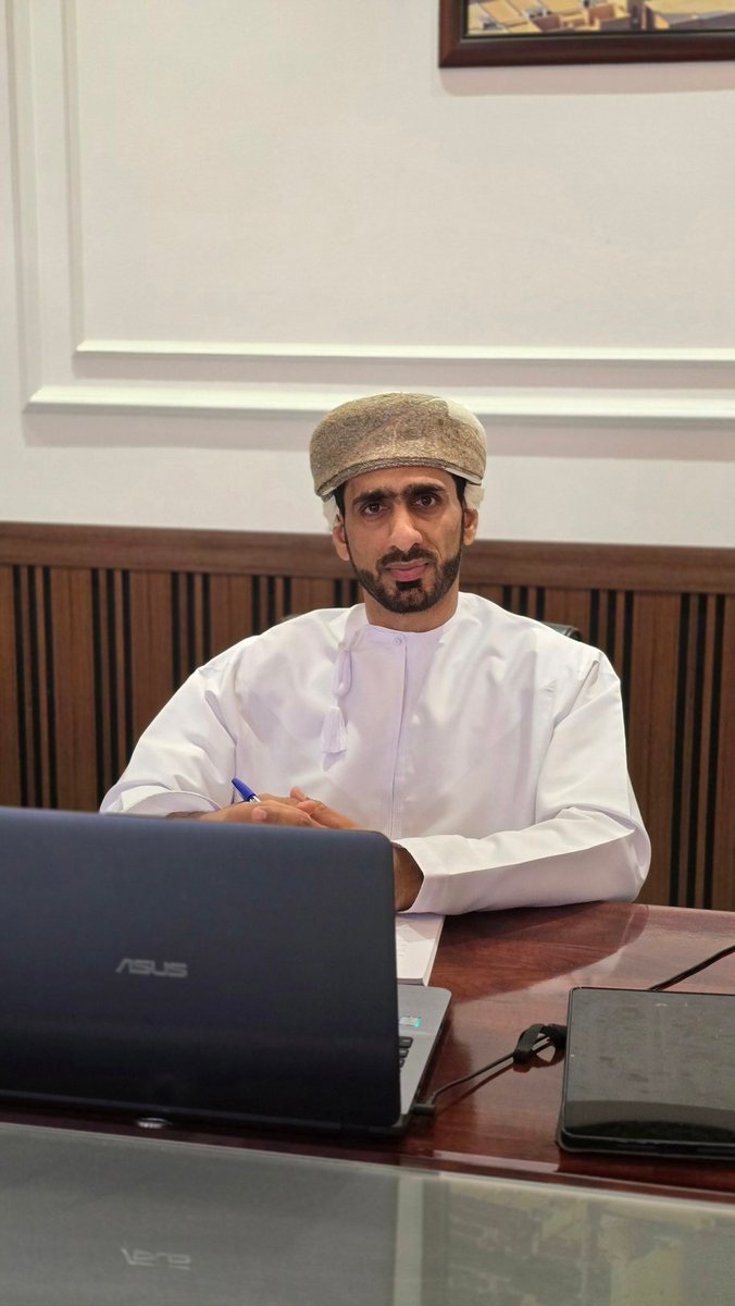 أبارك للأخ العزيز الدكتور /أسعد بن راشد الريامي بمناسبة حصوله على درجة الدكتوراه في القانون العام من الجامعة الوطنية الماليزية.

إن هذا الإنجاز العلمي الرفيع هو ثمرة جهد ومثابرة، ويُعد إضافة مشرفة لمسيرتكم العلمية والمهنية، ودافعًا لمزيد من العطاء في خدمة الوطن والقانون.
