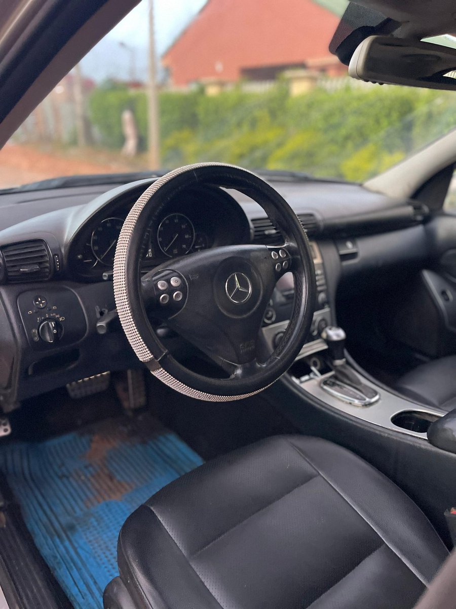 Nigerian Used 2006 .Mercedes C230
Price 5.8M
Kaduna 🇳🇬 
Nationwide Delivery