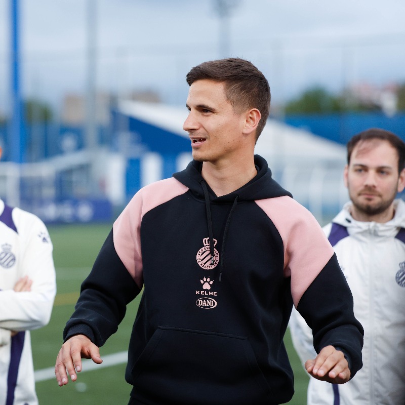 RCDE_La21's tweet photo. ✅ Decidits els entrenadors i entrenadores de La21 per a la temporada 2025-2026.
🆕 Com a novetat per a aquest curs, l’actual Aleví A passarà a competir a futbol 11, hi haurà dos equips alevins de primer any i la categoria prebenjamí desapareix.