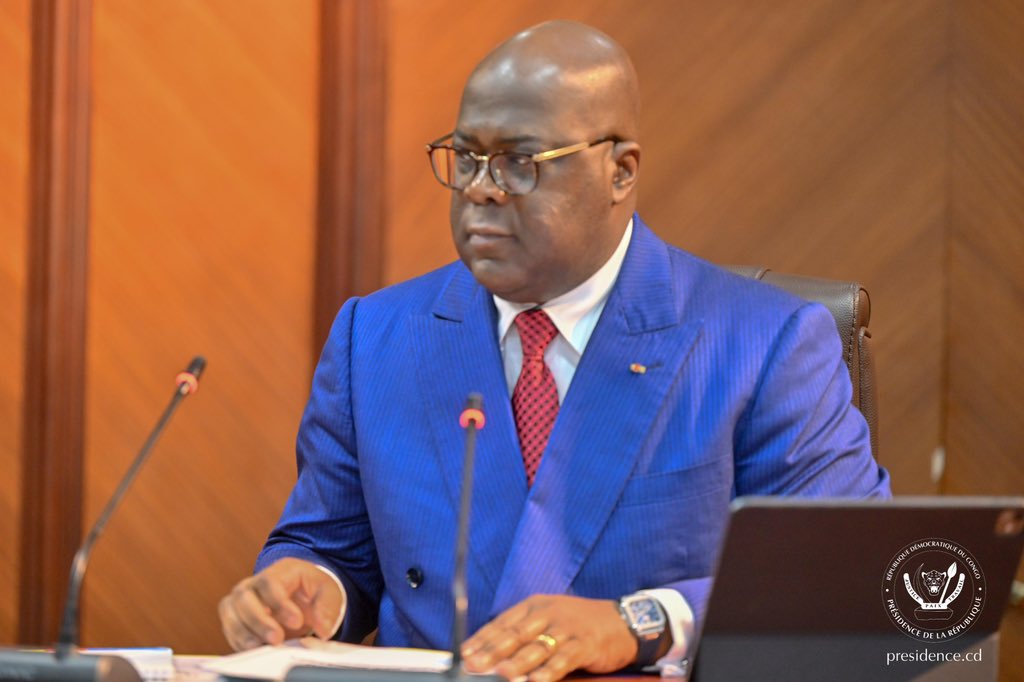#RDC : Pendant que d'autres pays africains se battent pour sortir de l'emprise occidentale, le nôtre, lui, va entrer volontier 😭