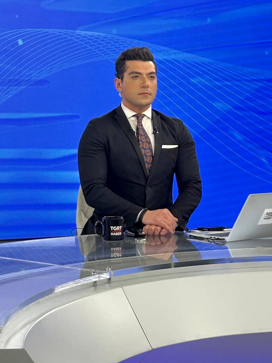 mehmettayanoglu's tweet photo. 👔📺 #newsanchor https://t.co/U7yaLWqBcS