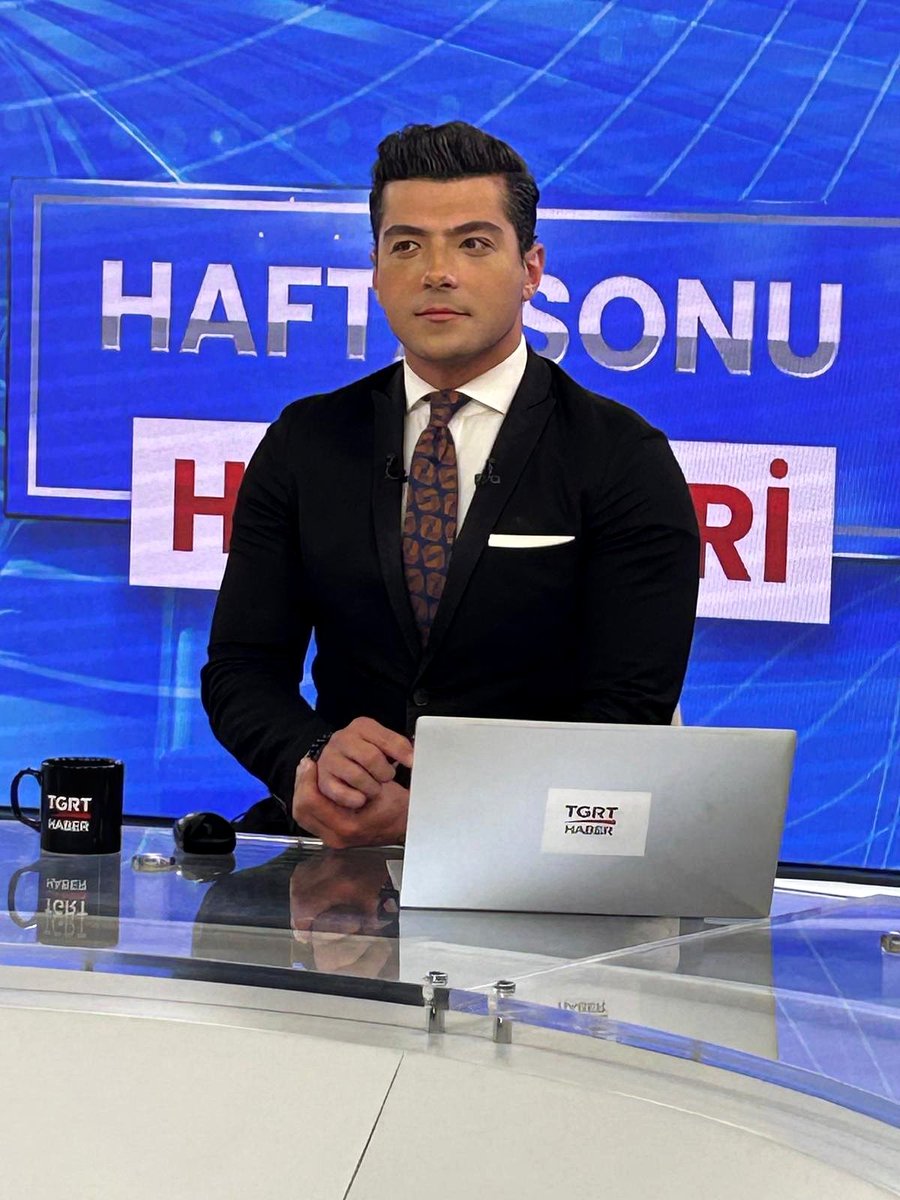 👔📺 #newsanchor