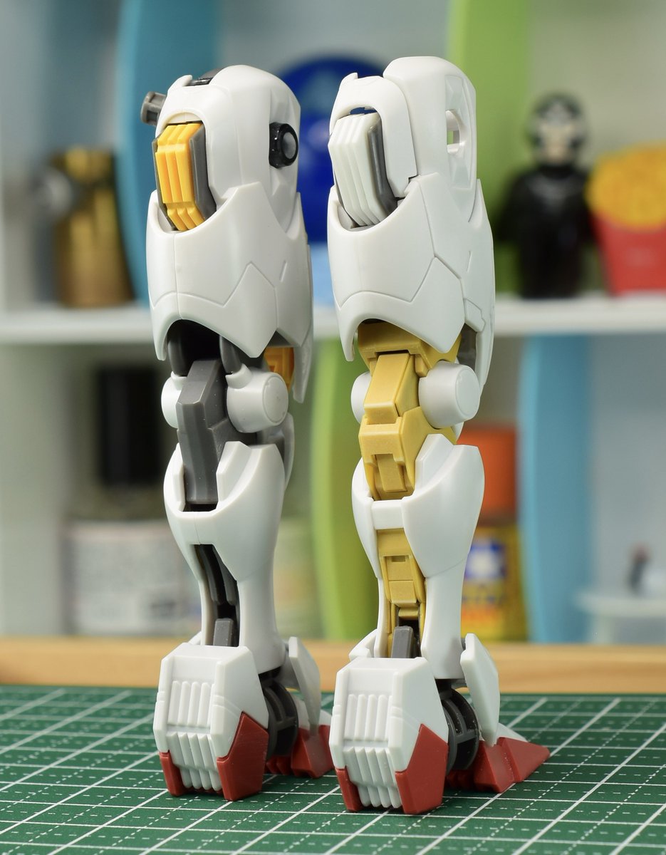 HGエアリアル
膝関節と脛裏の軟プラをプラ板に置き換え完了であります。