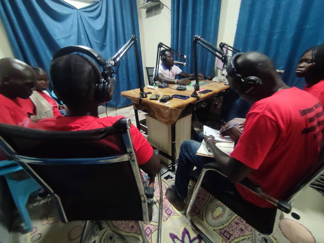 🎙️@Hoperestoratio3 in partnership with <a href="/christian_aid/">Christian Aid</a> hosted a radio talk show on #Leer_FM to amplify women &amp; youth voices in peace-building.
Topics: conflict drivers, dialogue, youth leadership &amp; peaceful coexistence.
Listeners tuned in from Leer to Mayendit!
<a href="/CAID_Kenya/">Christian Aid, Kenya</a>