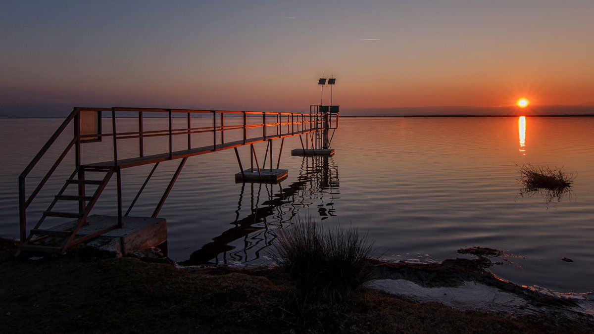 <a href="/drcc_art/">Tuco💧</a> Hi Tuco ☕️

“Sunset at Delta”
5 xtz

objkt.com/tokens/KT1S6Vj…

tag: <a href="/natariaaa/">YAMARI</a> <a href="/Marigol95519063/">Marigold</a>