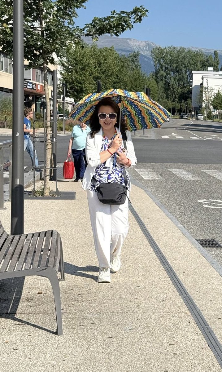 Bandana Rana (@bandanarana2014) on Twitter photo Shielding myself from the strong Sun Rays🌞 #GenevaSummer
Picture courtesy <a href="/BrendaAkia/">Brenda Akia (PhD Law)</a> Shielding myself from the strong Sun Rays🌞 #GenevaSummer
Picture courtesy <a href="/BrendaAkia/">Brenda Akia (PhD Law)</a>
