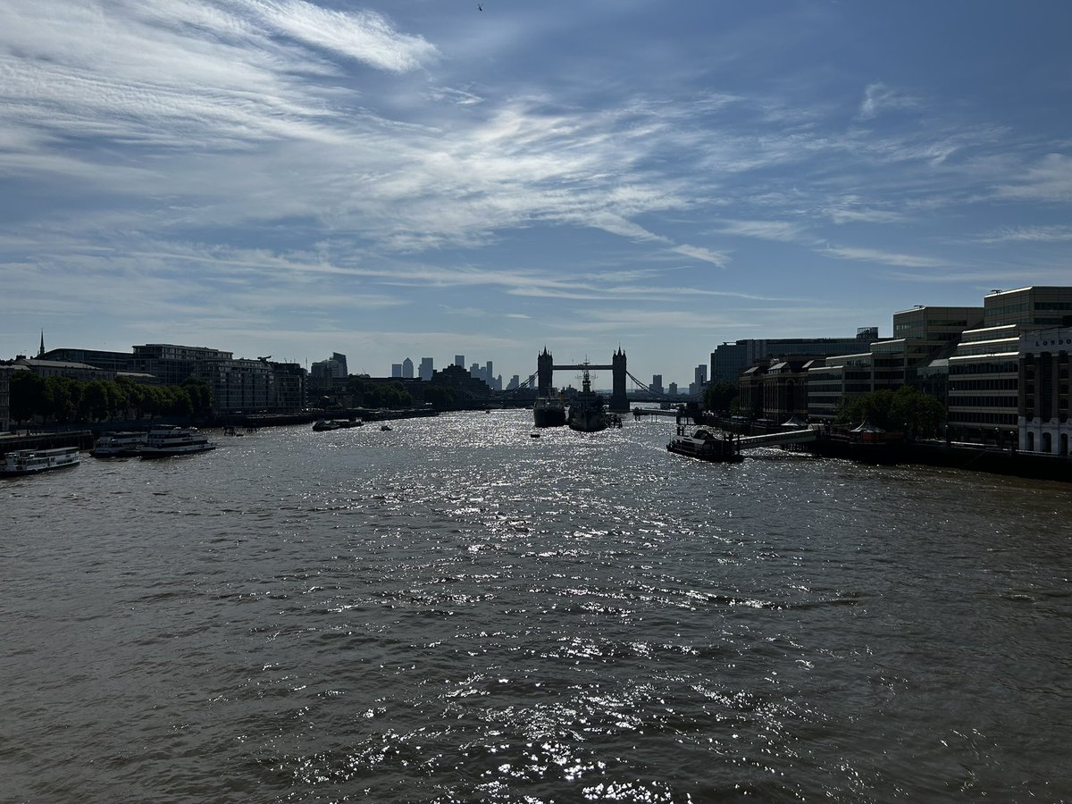 The walk from Borough Market to the City is breathtaking this morning