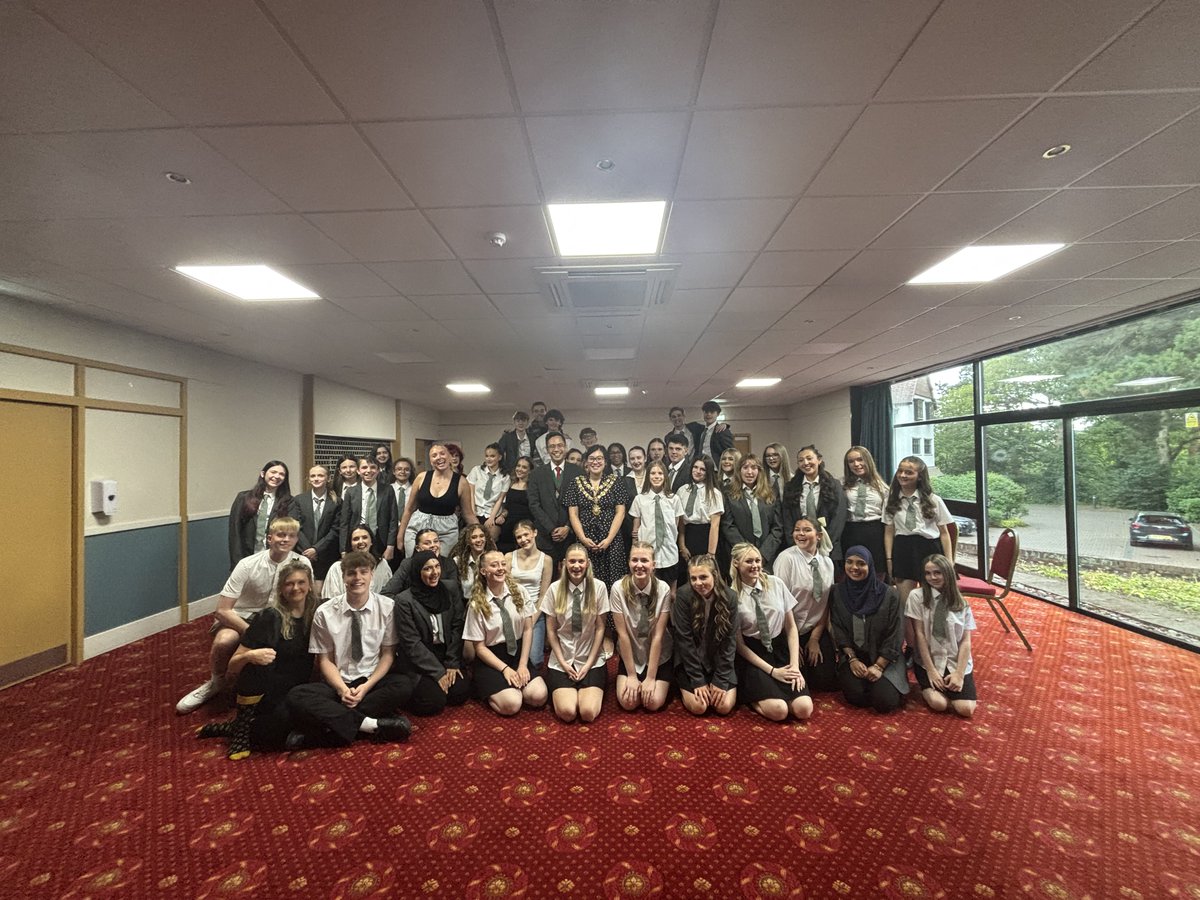 Mayor_RoyalSC's tweet image. Mayor of the Royal Town of Sutton Coldfield alongside the cast &amp;amp; crew of Everybody is Talking About Jamie - 27.6.25 Sutton Coldfield Town Royal Sutton Coldfield Town Hall