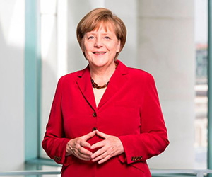Angela Merkel in conversation with former refugees. The former German Chancellor listened to their stories of successes and setbacks, joys and sorrows. #AngelaMerkel #Refugees #Fluechtlinge
womenmayors.com/feature/angela…