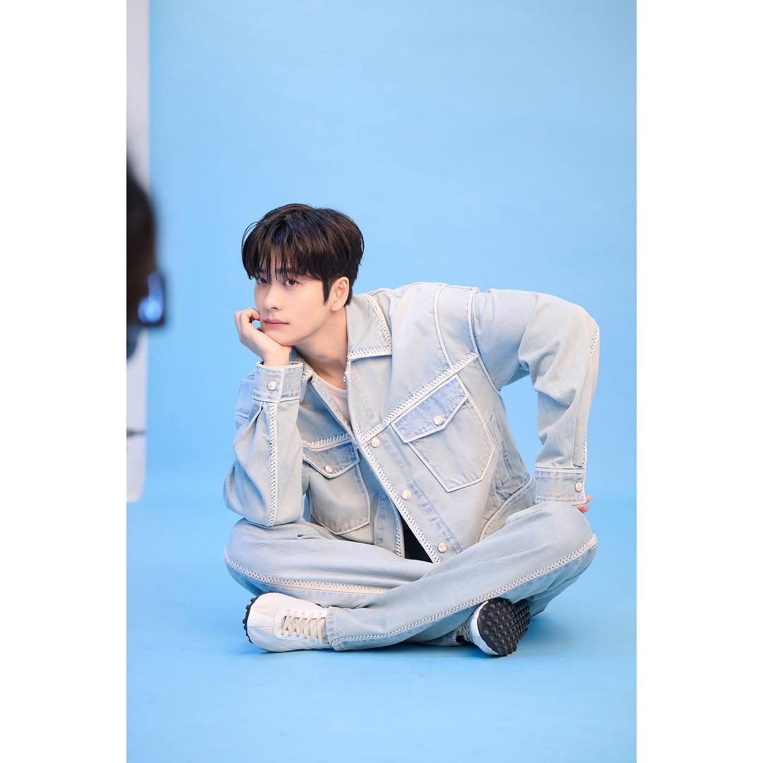 MOC_JP_OFFICIAL's tweet image. [#カンテオ]
𝐌𝐎𝐂𝐇𝐈𝐍𝐃

昔、カン・テオがいた。
ただ、イケメンだった。
特に何をしたわけでもないのに、惚れてしまった🫶🏻

#강태오 #KANGTAEOH #맨오브크리에이션 #manofcreation #もっ韓

instagram.com/p/DLhOUkvSxG0/…