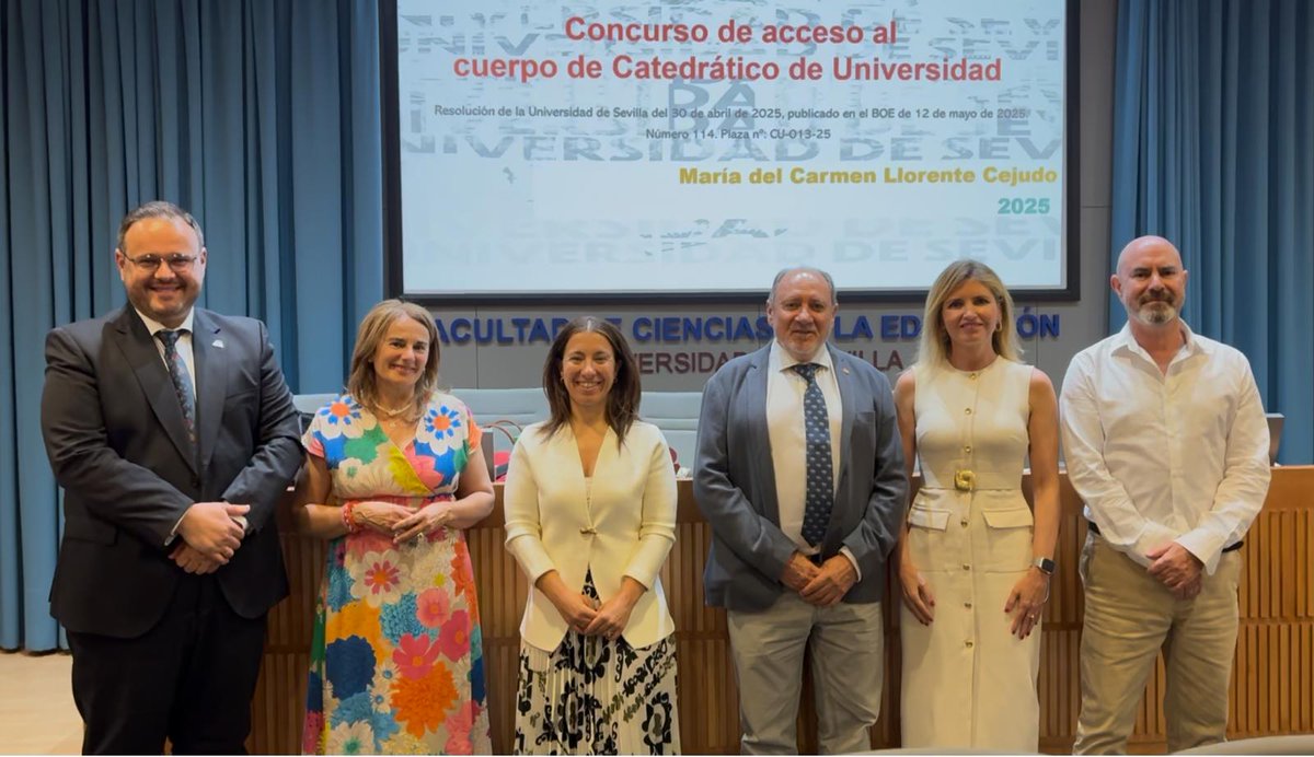 Karen Llorente (@karenllorente) on Twitter photo A todos los que estuvisteis presentes ayer en la defensa de mi cátedra: tribunal, familia, amigos y colegas.
Este logro es también de quienes, durante toda mi trayectoria, me han brindado su apoyo y confianza.
Gracias por vuestro tiempo, cariño y generosidad. <a href="/gid_us/">GID. Grupo de Investigación Didáctica</a> A todos los que estuvisteis presentes ayer en la defensa de mi cátedra: tribunal, familia, amigos y colegas.
Este logro es también de quienes, durante toda mi trayectoria, me han brindado su apoyo y confianza.
Gracias por vuestro tiempo, cariño y generosidad. <a href="/gid_us/">GID. Grupo de Investigación Didáctica</a>