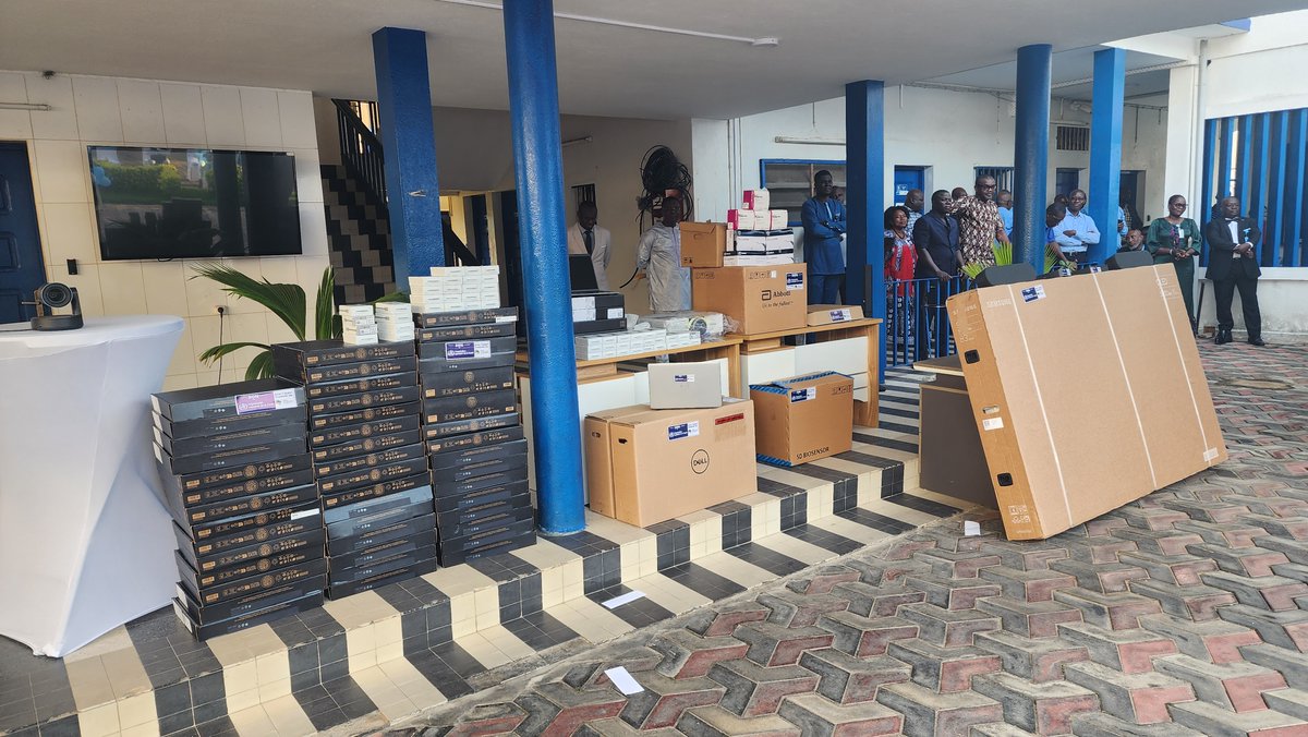 OMSTogo's tweet photo. Renforcement du système de surveillance au 🇹🇬 !
56 laptops, kits choléra/dengue, matériel pour l’intelligence épidémique, la visioconférence et l'équipement au CTE de Dalavé, remis grâce au @Pandemic_Fund
Une avancée majeure pour anticiper et riposter efficacement aux épidémies. https://t.co/mlEFH02YRR