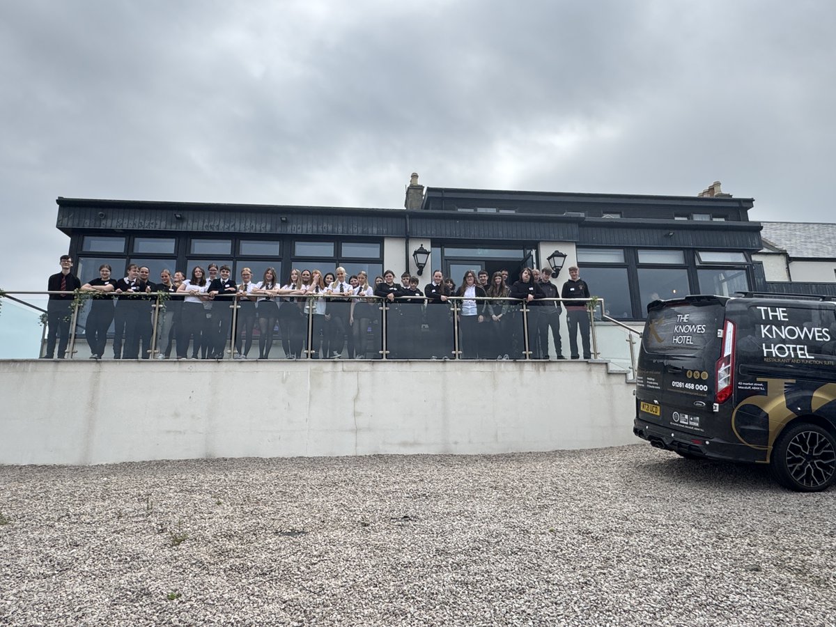 BanffAcademyBXA's tweet image. Our Level 5 FA Hospitality students were invited to spend the day at The Knowes Hotel in Macduff, where they gained insight into all aspects of running a successful hotel & restaurant. Thanks to Wayne Stewart who willingly gave up his time to inspire our young people 🍸🍔🤩