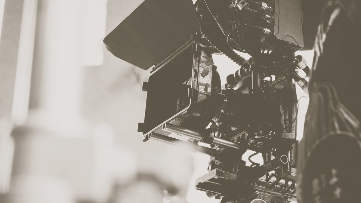 📊 Crecen los rodajes en la <a href="/ComunidadMadrid/">Comunidad de Madrid</a>
En 2024 se realizaron 1.450 producciones, un 32 % más que el año anterior.
Incluyen 102 películas, 69 series y 672 anuncios publicitarios.

🎬 Un impulso clave para el sector audiovisual madrileño.
#FilmMadrid #MadridEsCine