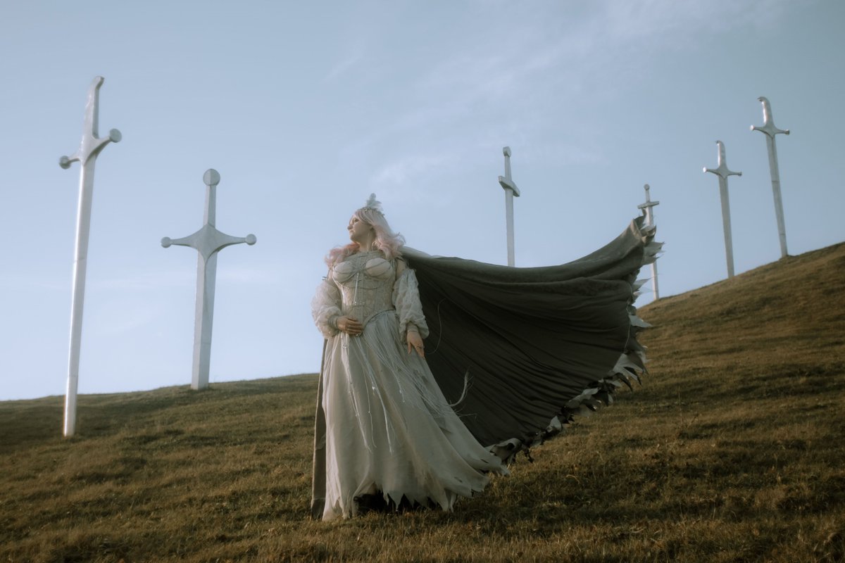 Holly_Haurelia's tweet image. My wife's costume contest project from last year. The contest was cancelled so the photos can be published now. 😭 Model - me, everything I am wearing was sewn by my wife @_nemuro