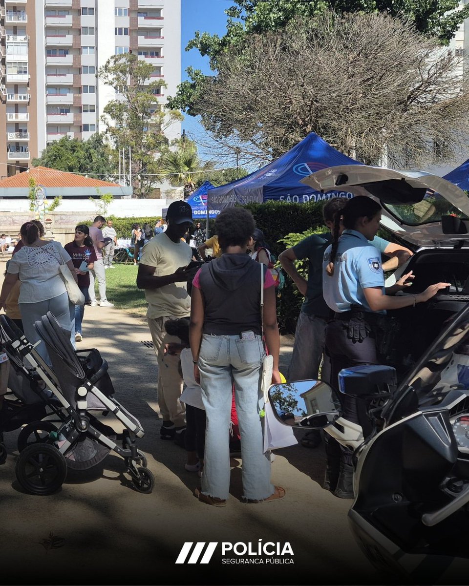 👨‍👩‍👧‍👦 No dia 27 de junho, a PSP marcou presença no “Dia da Família” em São Domingos de Benfica, promovendo a proximidade com a comunidade através de atividades com crianças e famílias.

#PSP #Policia #Portugal #policiadesegurancapublica #pelaordemepelapatria
