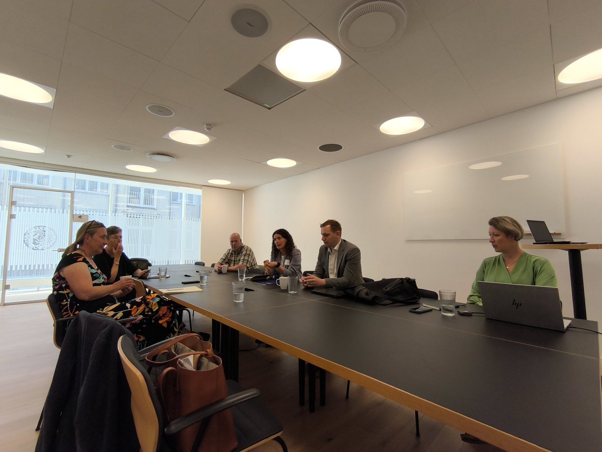 WorkersEESC's tweet photo. Discussing workers's priorities for @eu2025dk for a fairer EU!
With @nadja_olsen 3F and @JohanMoesgaard @danksmetal
Learn more about the Danish EU Council presidency at https://t.co/ZmnBfK7EAe
#FairMobility #PostedWorkers #PublicProcurement https://t.co/rVJqzHwLsS