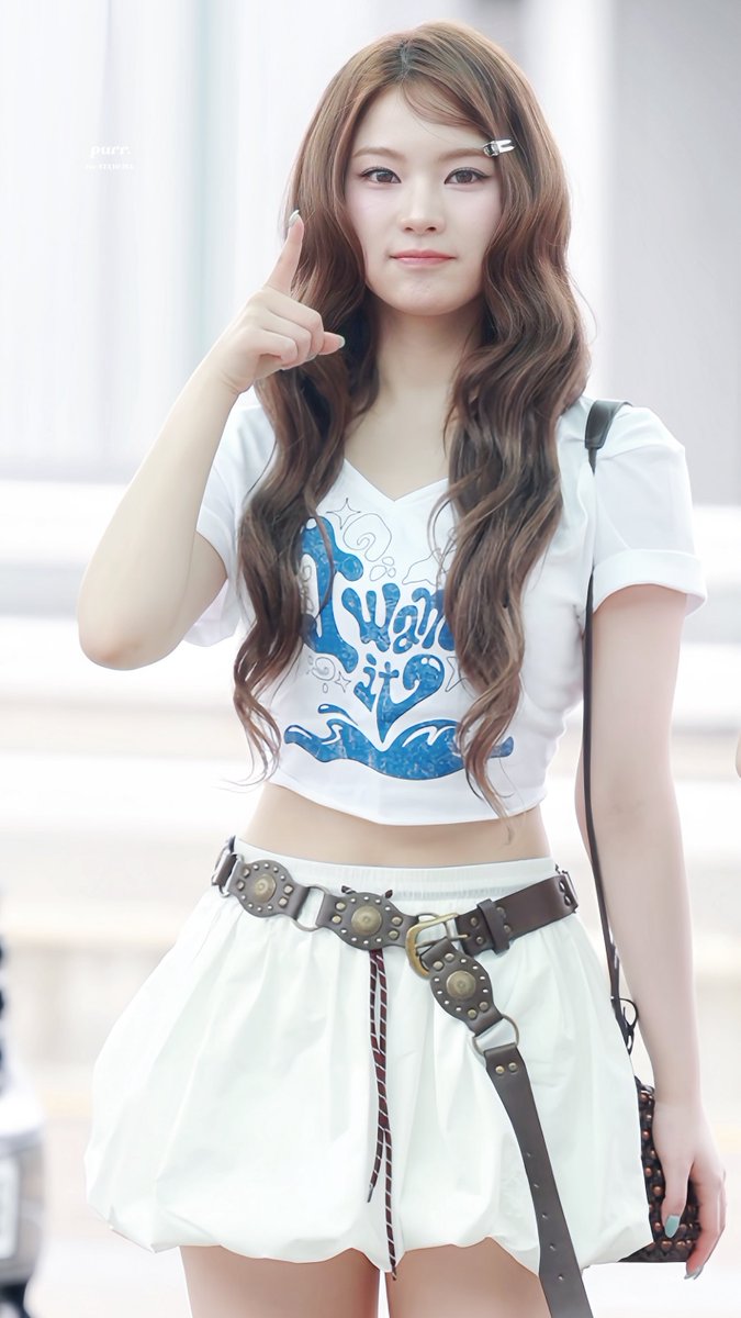 purr_ISA's tweet photo. 250701 출국HQ
오늘도🫵
#스테이씨 #STAYC #아이사 #ISA https://t.co/grKmyGOpEG
