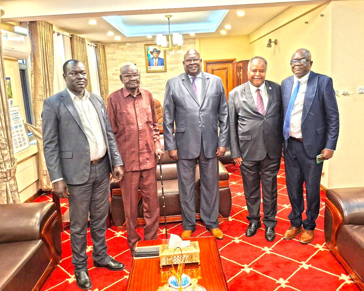 South Sudan Red Cross (@ssrcs) on Twitter photo On 30th June, the president of <a href="/SSRCS/">South Sudan Red Cross</a>, SG <a href="/LoborJohn/">John Lobor</a> & head of delegation-Juba cluster for @IFRC paid a courtesy call to the deputy Minister of Foreign Affairs' office.
The visit was meant to bolster cooperation with the ministry & update on our strategic roadmap & coordination. On 30th June, the president of <a href="/SSRCS/">South Sudan Red Cross</a>, SG <a href="/LoborJohn/">John Lobor</a> & head of delegation-Juba cluster for @IFRC paid a courtesy call to the deputy Minister of Foreign Affairs' office.
The visit was meant to bolster cooperation with the ministry & update on our strategic roadmap & coordination.