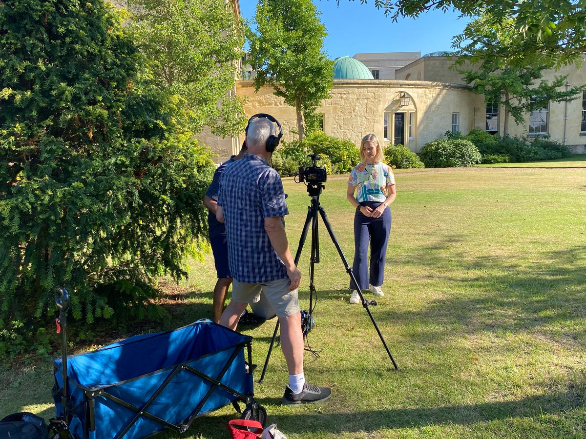 Green Templeton College (@greentempleton) on Twitter photo It was a pleasure to welcome weather presenter <a href="/SarahKLweather/">Sarah Keith-Lucas</a> to college yesterday as she reported on the current UK heatwave for <a href="/BBCNews/">BBC News (UK)</a> 🌞
Watch again on <a href="/BBCiPlayer/">BBC iPlayer</a>
bbc.co.uk/iplayer/episod… It was a pleasure to welcome weather presenter <a href="/SarahKLweather/">Sarah Keith-Lucas</a> to college yesterday as she reported on the current UK heatwave for <a href="/BBCNews/">BBC News (UK)</a> 🌞
Watch again on <a href="/BBCiPlayer/">BBC iPlayer</a>
bbc.co.uk/iplayer/episod…