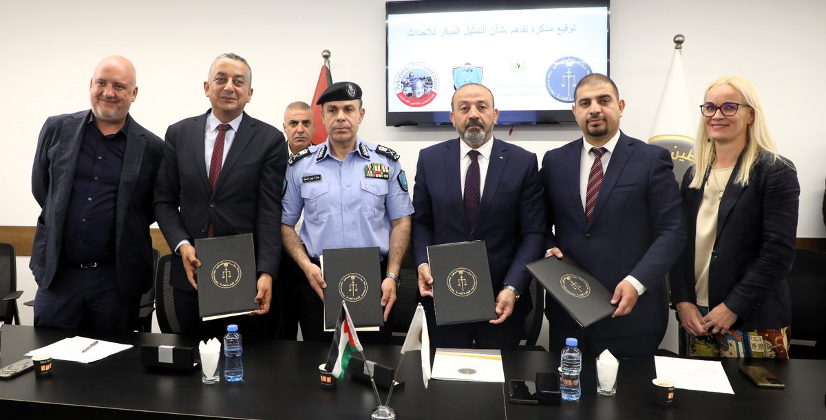 SawasyaPal's tweet image. ⚖️No child should face justice alone
🇵🇸 justice actors sign an MoU to guarantee early legal rep for #children from their first contact with law enforcement.
A milestone supported by #Sawasya & @Eupolcopps
📄 Read more: reliefweb.int/node/4162268
#ChildJustice #AccessToJustice