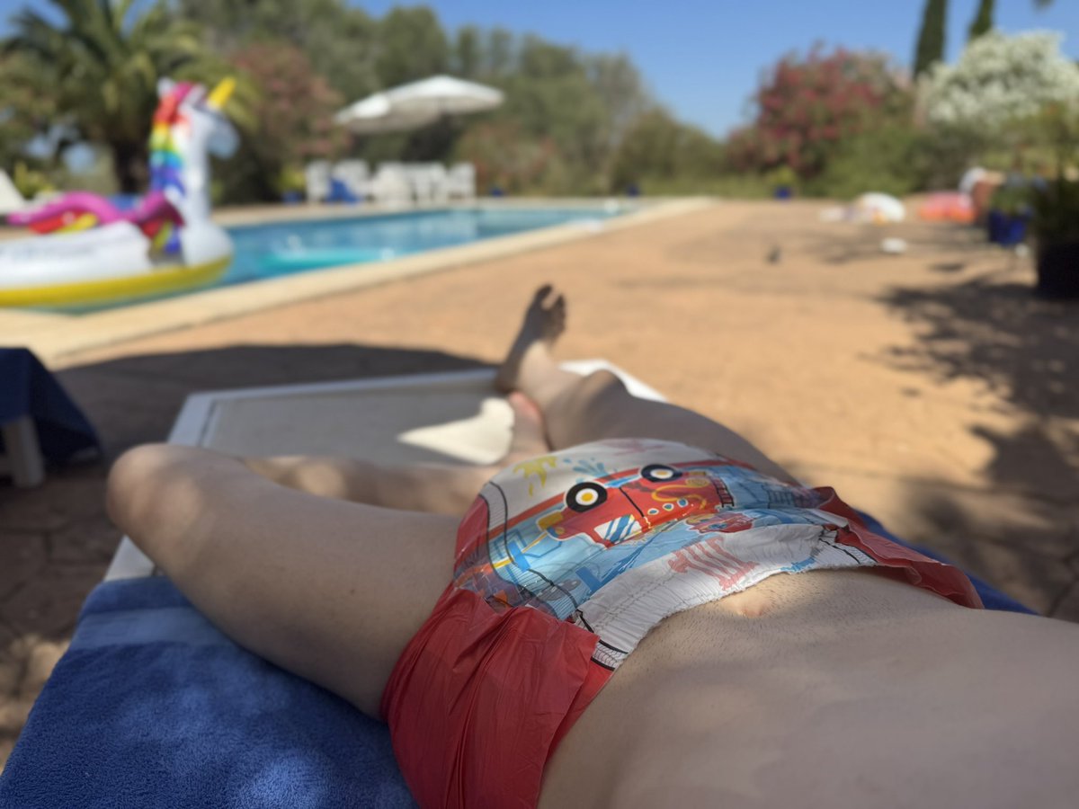 Summer time 🏖️

#diaperboy #abdl #diaperdependent #diaperlover