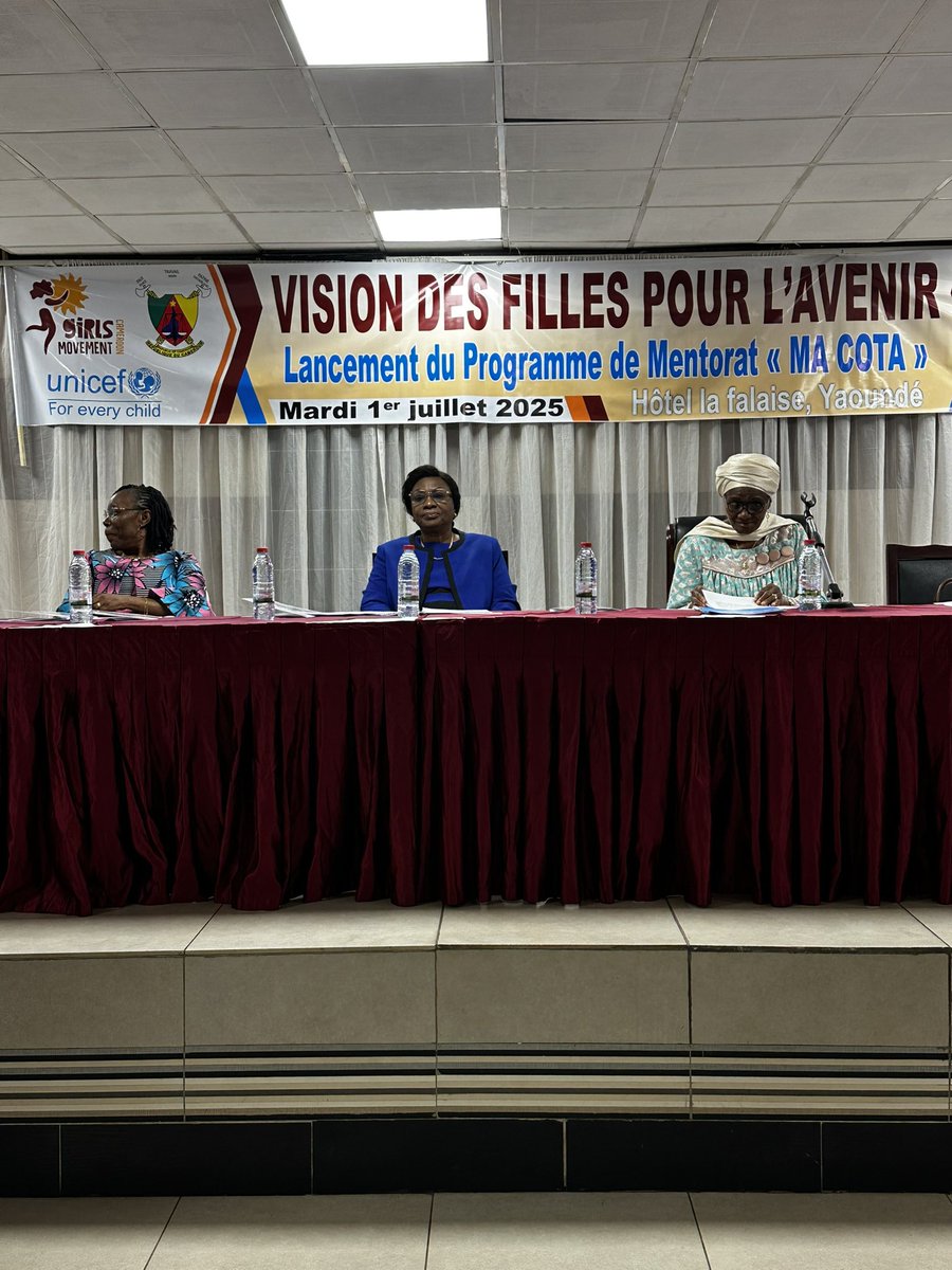 LibomMinette's tweet image. Heureuse d’avoir pris part et de m’être engagée à accompagner le programme de mentorat « Ma cota », lancé par le @Minproff_cmr et  @unicefcameroon. Une initiative qui vise à accompagner la jeune fille dans son épanouissement au sein de la société camerounaise.