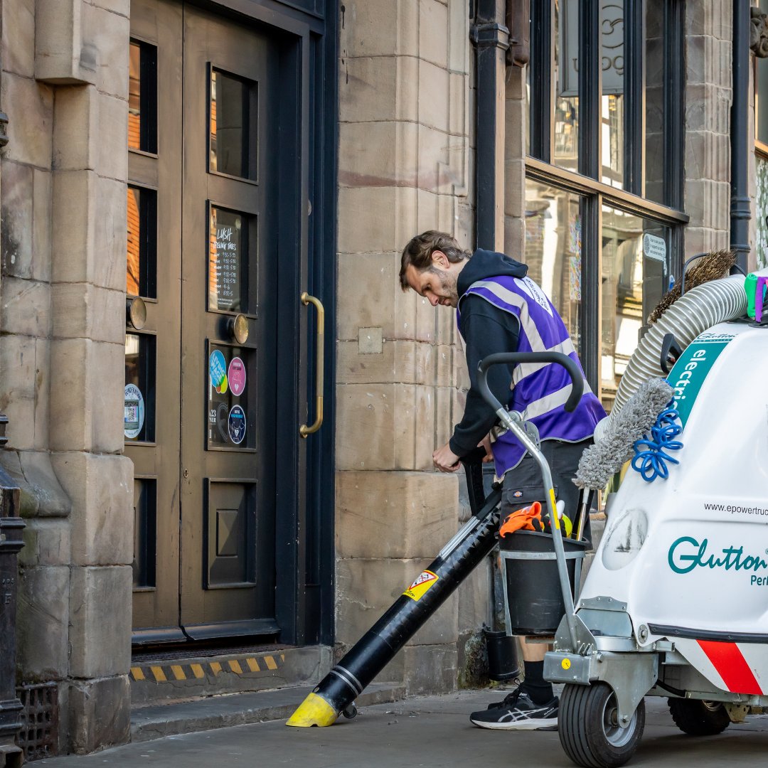 ChesterBID's tweet image. Our Maintenance Operatives work closely with us to help keep the city looking its best – all year round. From jet-washing alfresco areas to cleaning shopfronts and pavements, they help ensure our amazing city always shines.
Read more 👉 chesterbid.co.uk/about/enhance/
#Chester