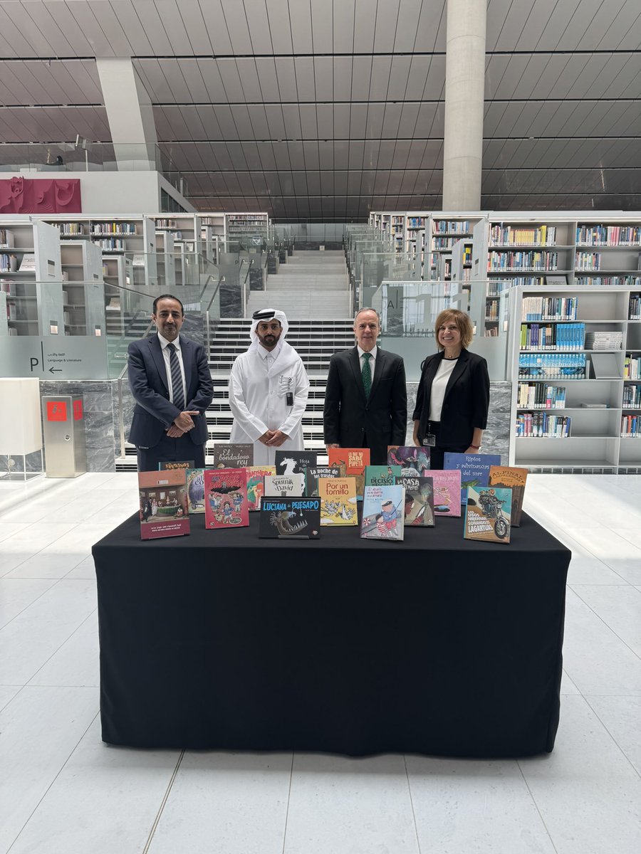 Embajada de México en Qatar (@embamexqatar) on Twitter photo يُصادف30 يونيو مرور 50 عامًا على العلاقات الدبلوماسية بين المكسيك و دولة قطر.
يوم حافل! شمل تبرع بكتب مكسيكية #MX إلى مكتبة <a href="/QNLib/">مكتبة قطر الوطنية | Qatar National Library (QNL)</a> و حفل تذكاري حضره مسؤولون من وزارة الخارجية <a href="/MofaQatar_AR/">الخارجية القطرية</a> والسلك الدبلوماسي. كما جددنا التأكيد على أهمية روابط الصداقة والتعاون بين 🇶🇦🤝🇲🇽 يُصادف30 يونيو مرور 50 عامًا على العلاقات الدبلوماسية بين المكسيك و دولة قطر.
يوم حافل! شمل تبرع بكتب مكسيكية #MX إلى مكتبة <a href="/QNLib/">مكتبة قطر الوطنية | Qatar National Library (QNL)</a> و حفل تذكاري حضره مسؤولون من وزارة الخارجية <a href="/MofaQatar_AR/">الخارجية القطرية</a> والسلك الدبلوماسي. كما جددنا التأكيد على أهمية روابط الصداقة والتعاون بين 🇶🇦🤝🇲🇽