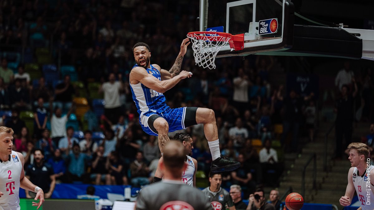 David Muenkat wechselt nach Würzburg frankfurt-skyliners.de/news-service/d…