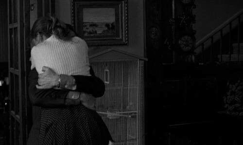 “Temmuz tam bu işe göredir bana kalırsa,
gel bağışlayalım birbirimizi…”