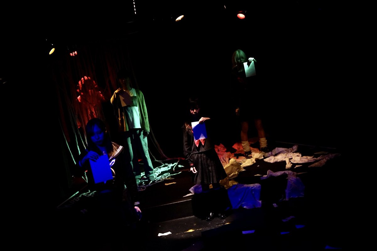 夢腐論を始めて３年が経ちました
関わって頂きました全ての皆様に
感謝を申し上げます
有り難う御座いました

単独公演6回
企画、短編上演参加等３回
物販イベント、展示会、撮影会参加多数

今後も幾分か夢腐論は続きます
ドウゾお愉しみに