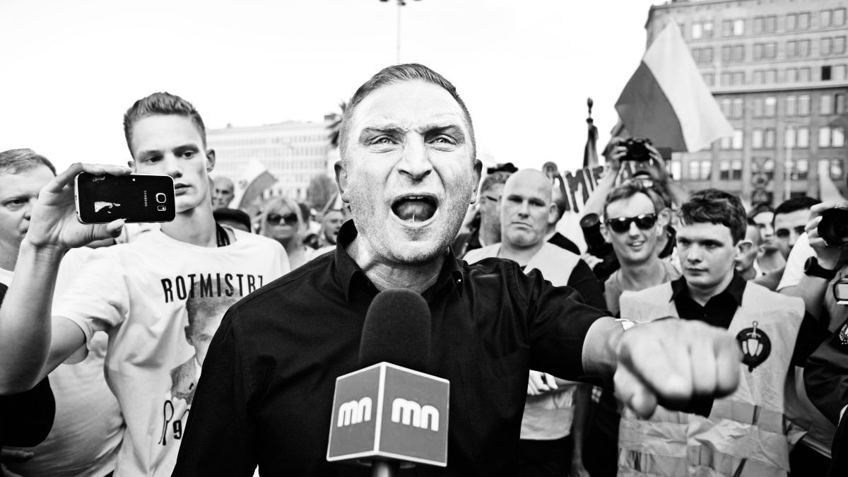 Szczujecie na migrantów.
Szczujecie na polską funkcjonariuszkę Straży Granicznej.
A potem nazywacie się patriotami i chrześcijanami?
Hipokryzja i wstyd‼️
