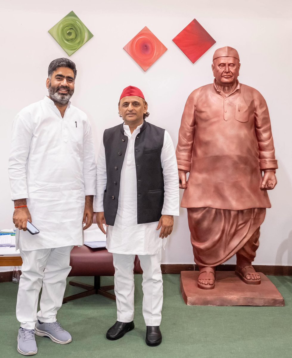 Chapran5Gurjar's tweet photo. लाखो करोड़ो युवाओं के प्रेरणाश्रोत एवं सशक्त भारत की आशा और उम्मीद के साथ-साथ हम सब के यशस्वी नेता, समाजवादी पार्टी के राष्ट्रीय अध्यक्ष एवं पूर्व मुख्यमंत्री, पीडीए नायक, सविधान के रक्षक श्री अखिलेश यादव जी को जन्मदिन की बहुत बहुत बधाई व हार्दिक शुभकमनाए 
@yadavakhilesh https://t.co/6JGbKKqGZZ