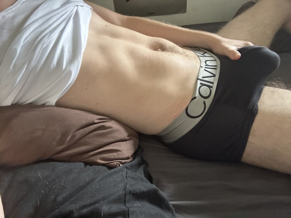cashgodchris's tweet photo. No better way to start the day than making addicts relapse for my perfect body and massive cash cock 💆‍♂️💆‍♂️

Findom Finsub Paypig Scally Chav Straight Alpha cash master god drains bulge Calvin Klein abs https://t.co/4sl5UR2h6I
