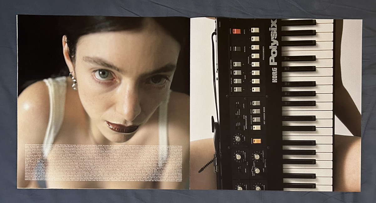 braedenlorde's tweet photo. my first lorde vinyl... im kind of gagged... https://t.co/XxrEqj1TOs