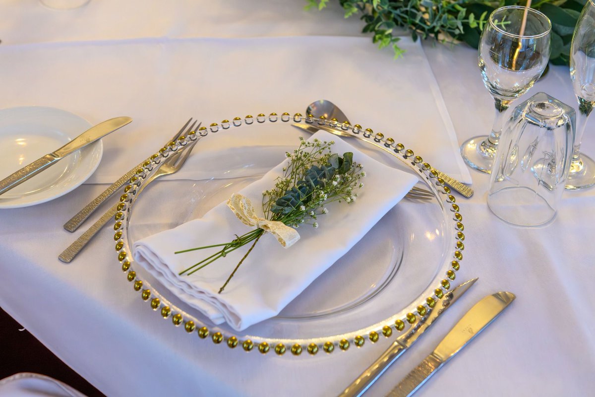 Hotels Available tweet media