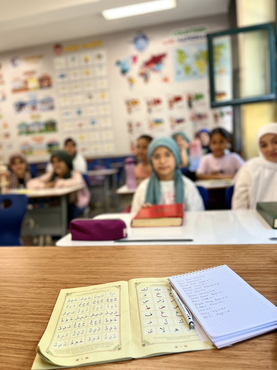 Onların karanlık sözlerine inat, biz Rasullah’ın nuruyla nesiller yetiştirmeye devam edeceğiz…