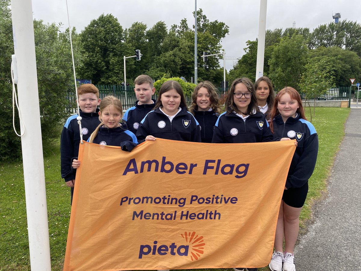 stmarysbancroft's tweet photo. St Mary’s raised our Amber Flag for promoting positive mental health and well-being. Well done to our wonderful committee!
#pietahouse #amberflag https://t.co/LvQFuxTSt6