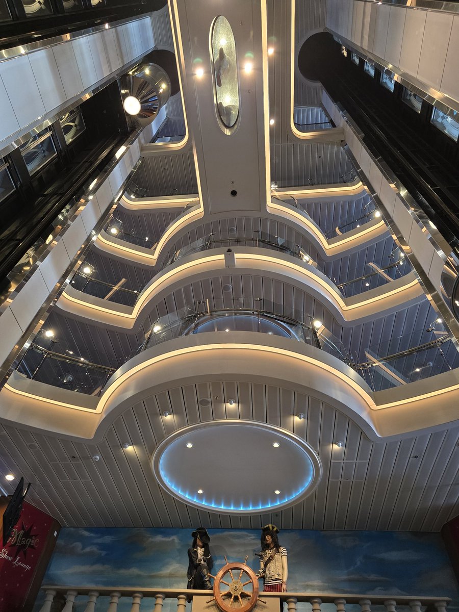 skjeggen1953's tweet image. Interiørbilder på Color Magic. #colormagic @colorline_no