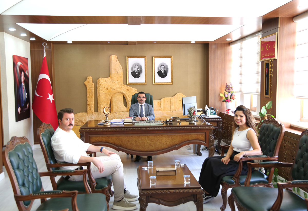 Harran Kaymakamlığı (@harrankaymakam) on Twitter photo Aydın KOSGEB İl Müdürü Sadullah Dülger ve eşi, Kaymakamımız <a href="/HarunResitHan/">Harun Reşit HAN</a>'ı ziyaret etti.
<a href="/UrfaValiligi/">T.C. ŞANLIURFA VALİLİĞİ</a> <a href="/hasansildak/">Hasan ŞILDAK</a> <a href="/HarunResitHan/">Harun Reşit HAN</a> Aydın KOSGEB İl Müdürü Sadullah Dülger ve eşi, Kaymakamımız <a href="/HarunResitHan/">Harun Reşit HAN</a>'ı ziyaret etti.
<a href="/UrfaValiligi/">T.C. ŞANLIURFA VALİLİĞİ</a> <a href="/hasansildak/">Hasan ŞILDAK</a> <a href="/HarunResitHan/">Harun Reşit HAN</a>