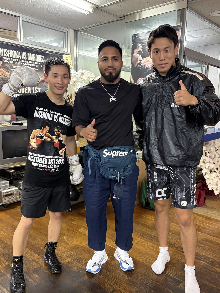 FIGHT WEEK🥊

明日で練習も打ち上げです。

写真はジムに来てたカルデナス選手と👀

しっかり頑張ります！